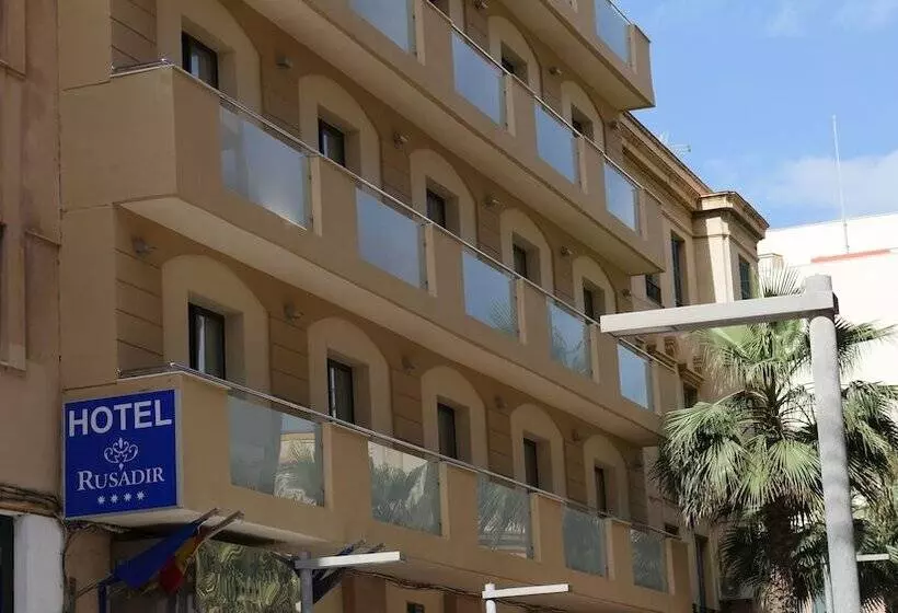 호텔 Rusadir