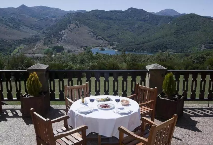 Parador De Cervera De Pisuerga