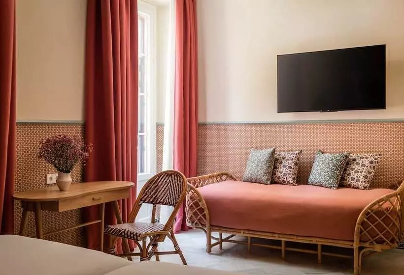 هتل Bypillow Abril