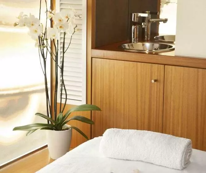 هتل ALEGRIA Plaza Paris SUP