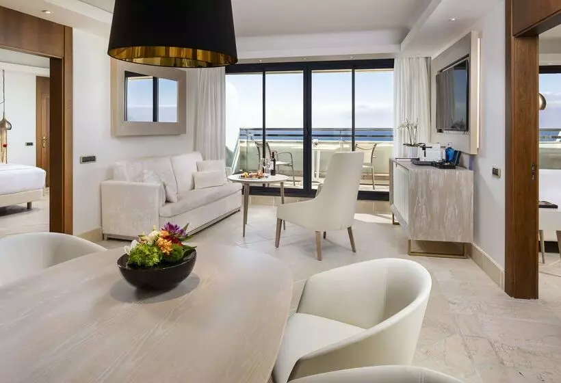 Отель Don Pepe Gran Melia