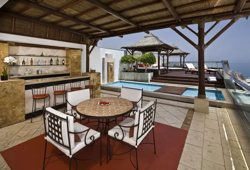 Отель Don Pepe Gran Melia