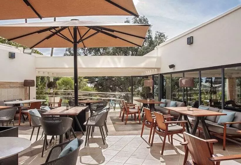 Отель Don Pepe Gran Melia