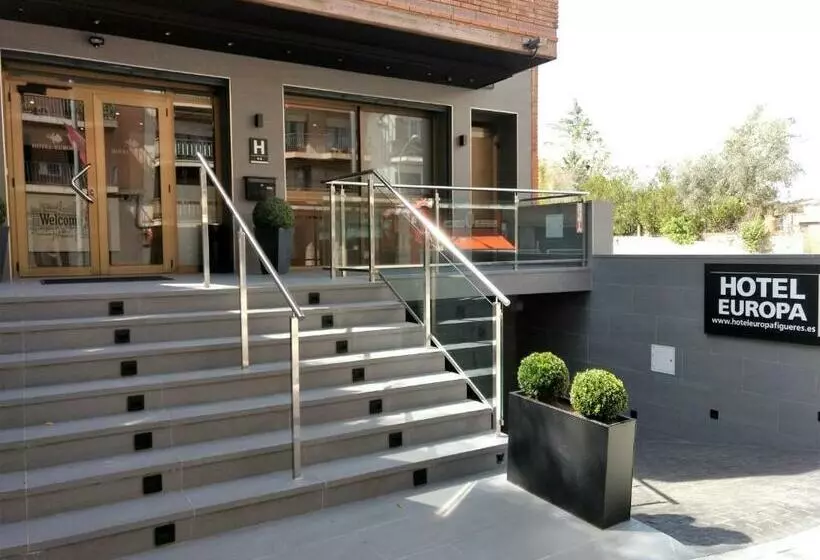 Отель Europa De Figueres