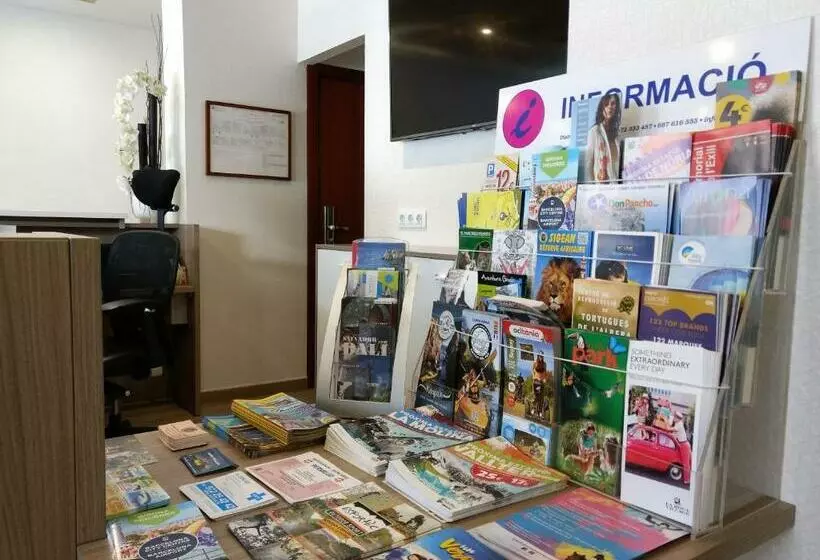 Отель Europa De Figueres