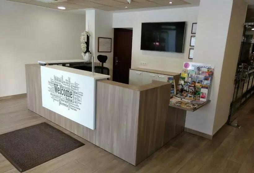 Отель Europa De Figueres