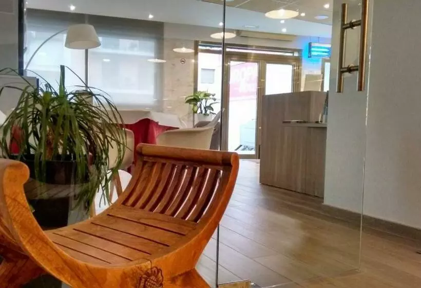 Отель Europa De Figueres