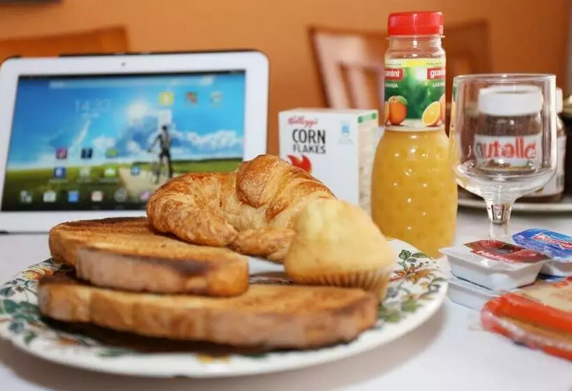 Отель Europa De Figueres