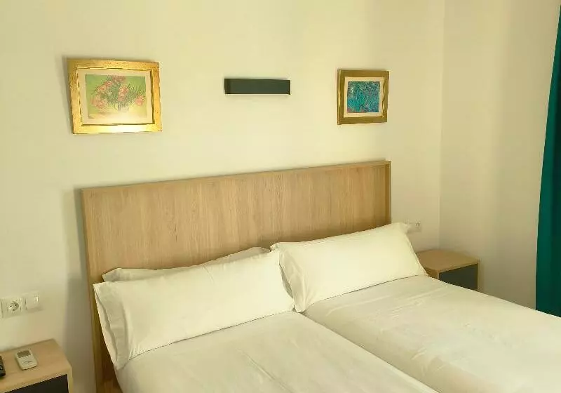 هتل Mediterráneo By Croma