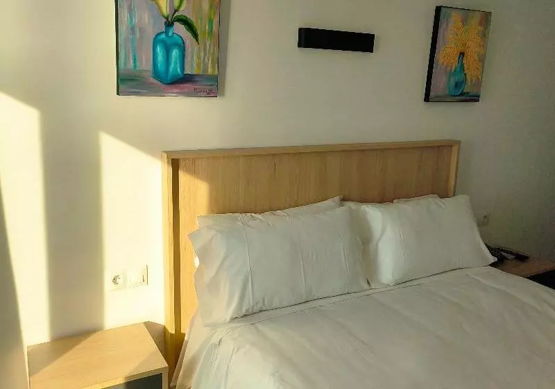 هتل Mediterráneo By Croma