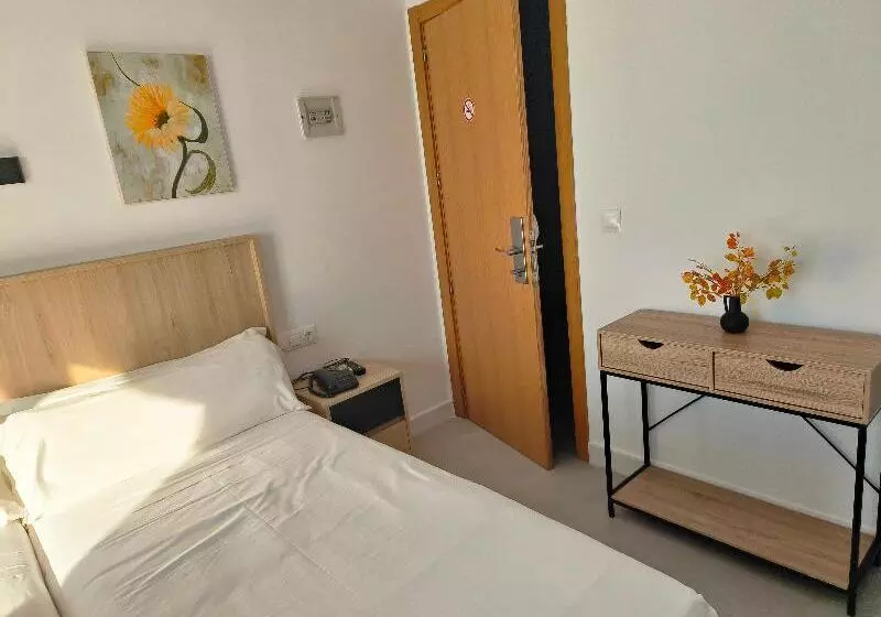 هتل Mediterráneo By Croma