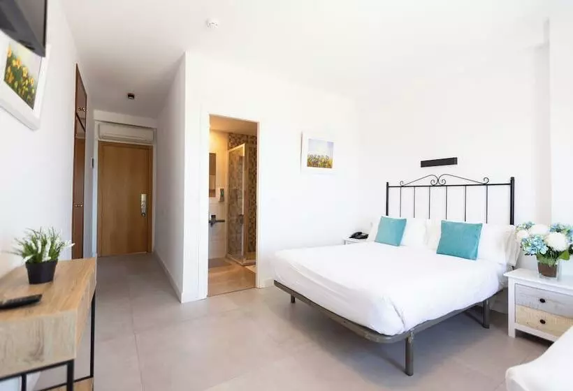 هتل Mediterráneo By Croma