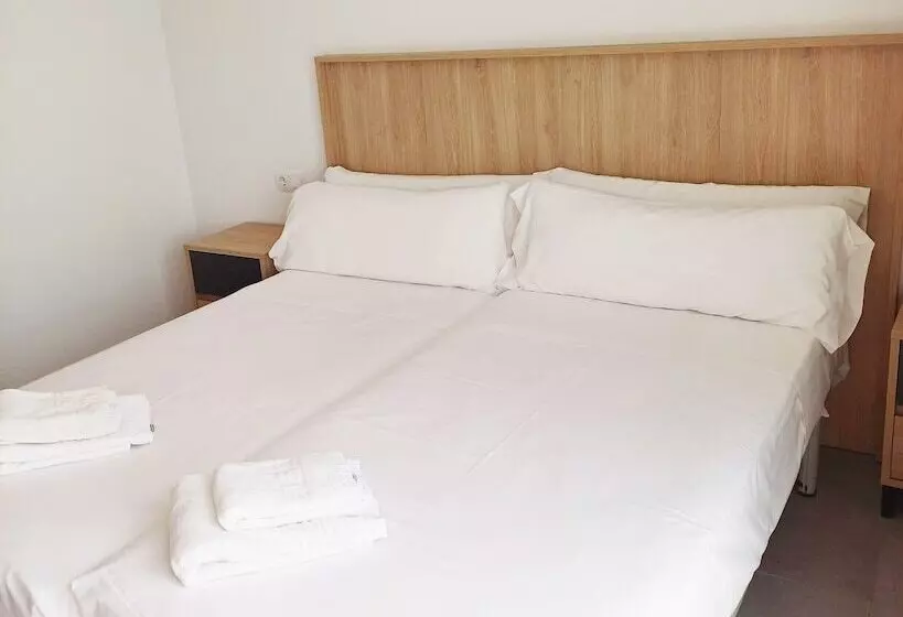 هتل Mediterráneo By Croma