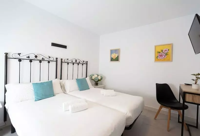 هتل Mediterráneo By Croma