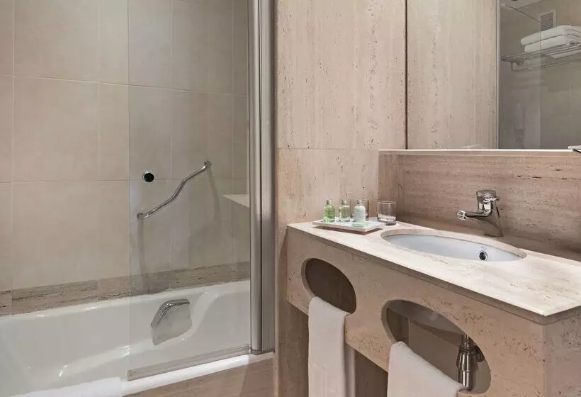 فندق NH Valencia Center