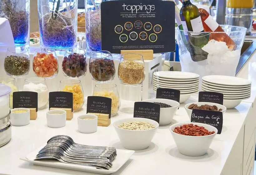 فندق NH Valencia Center