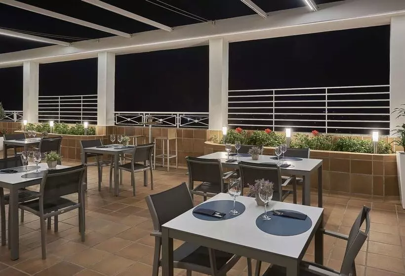 فندق NH Valencia Center