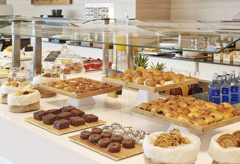 فندق NH Valencia Center