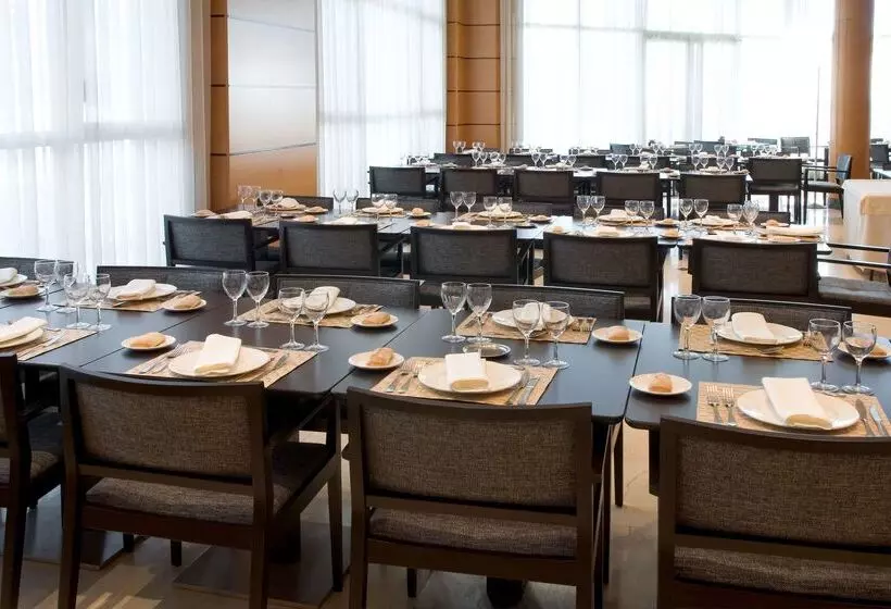 فندق NH Valencia Center