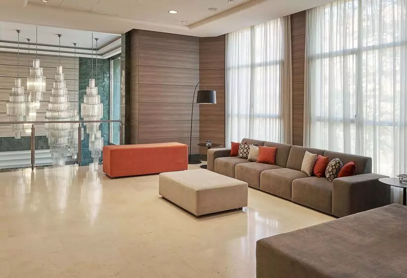 فندق NH Valencia Center