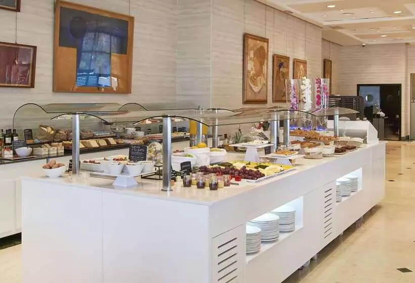 فندق NH Valencia Center