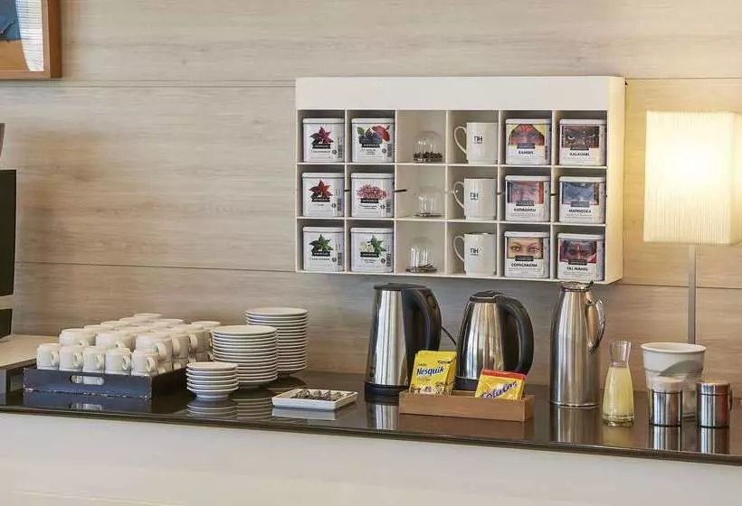 فندق NH Valencia Center