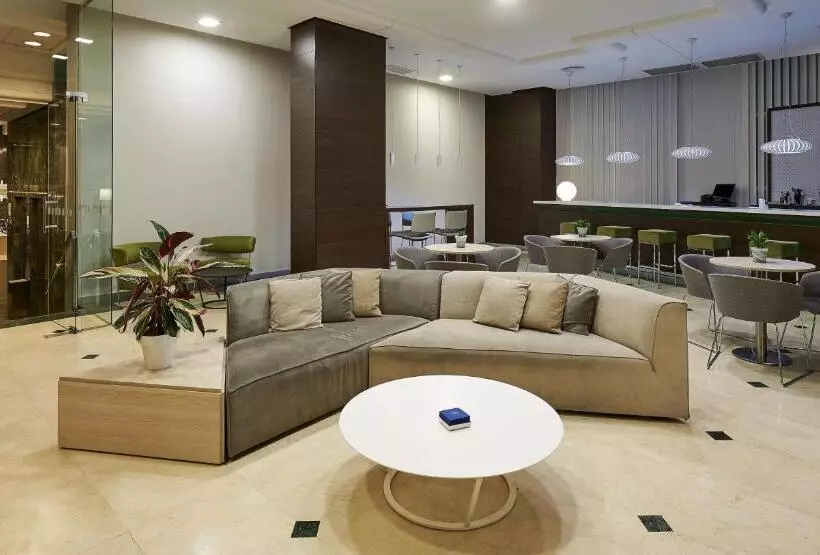 فندق NH Valencia Center