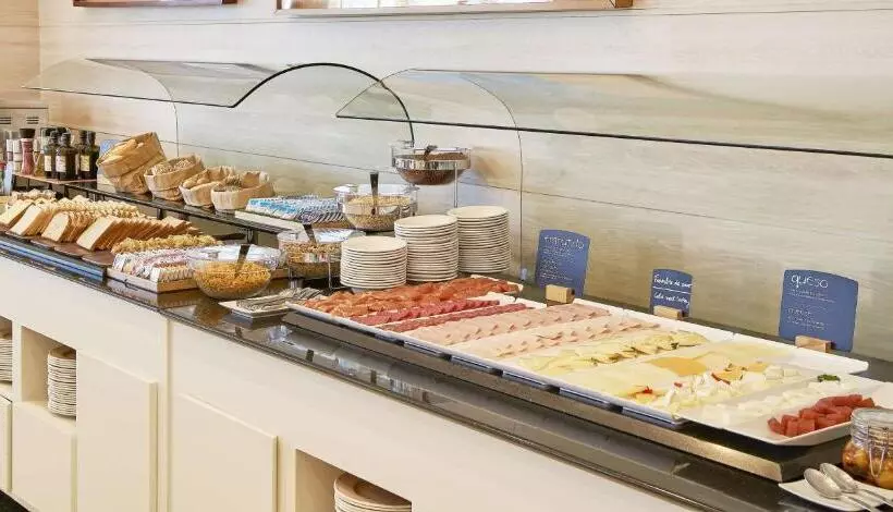 فندق NH Valencia Center