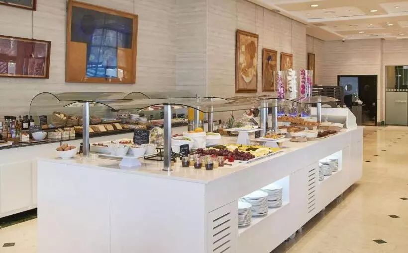 فندق NH Valencia Center