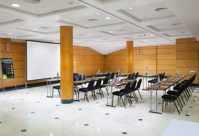 فندق NH Valencia Center