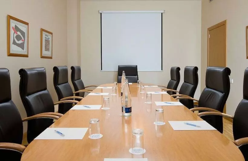 فندق NH Valencia Center