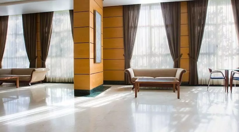 فندق NH Valencia Center