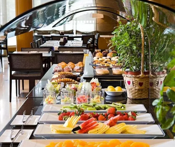 فندق NH Valencia Center