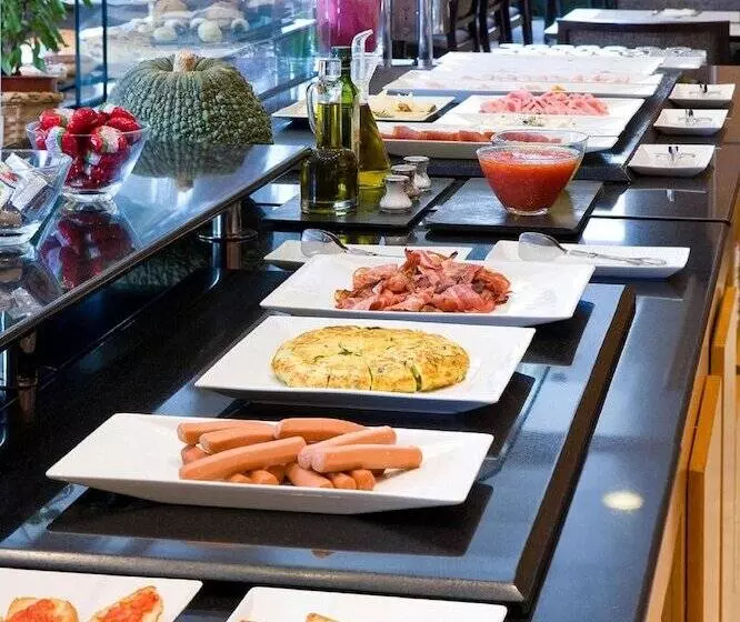 فندق NH Valencia Center