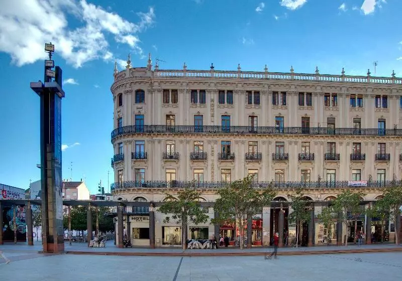 Отель Pilar Plaza