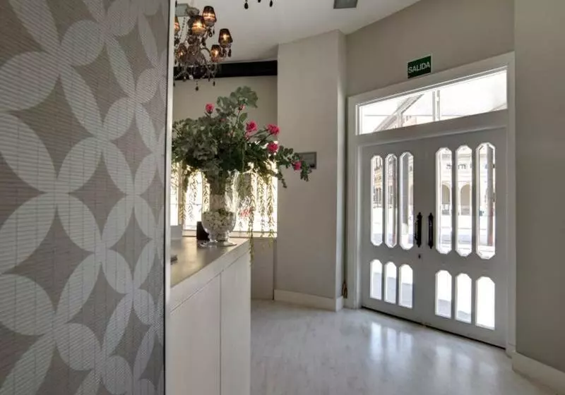 Отель Pilar Plaza