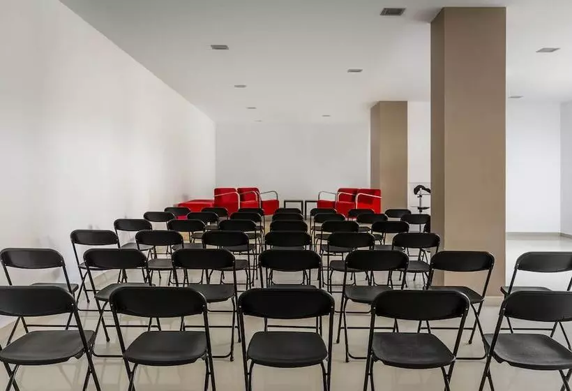 Exe Cunit Suites & Spa