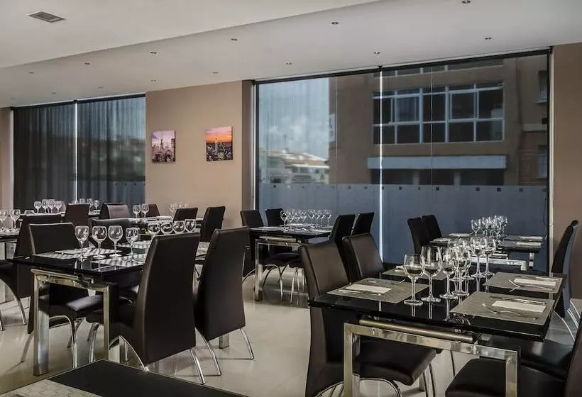 Exe Cunit Suites & Spa