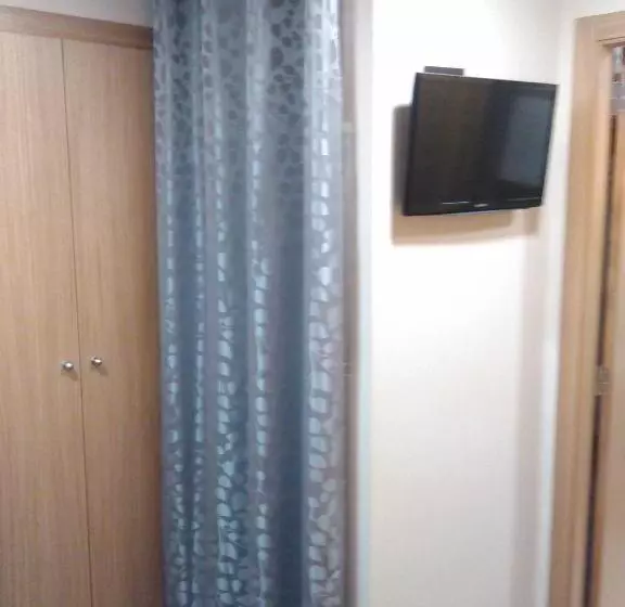 Hostal Bisbal Only Adults No Ac