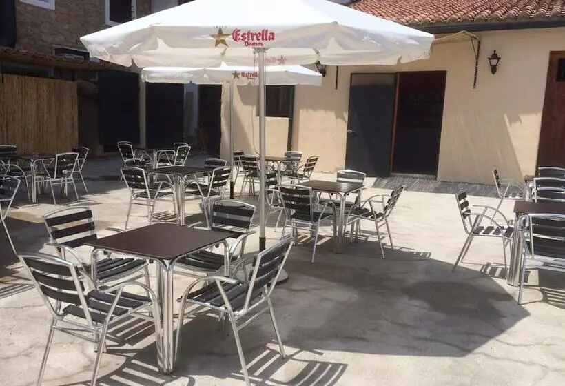 Hostal De Montaña La Casa Grande