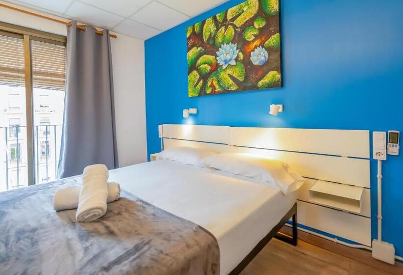 مسافرخانه Forum Tarragona