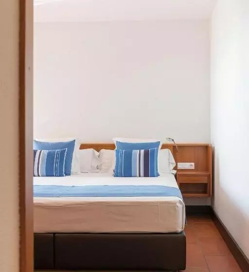 هتل Almadraba Park