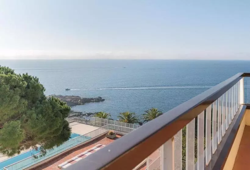 هتل Almadraba Park