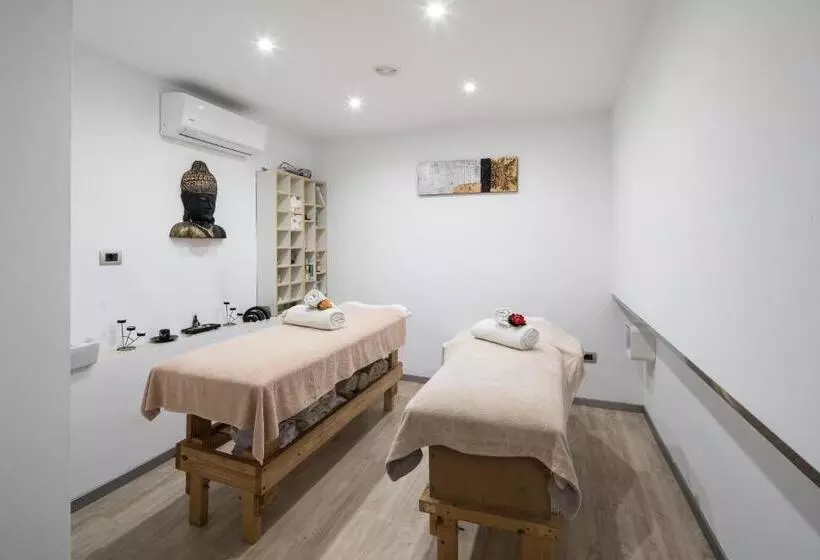 호텔 Catalonia Oro Negro