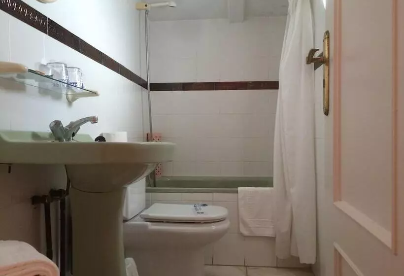 בית מלון כפרי Hermanos Macias