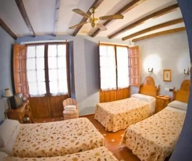 בית מלון כפרי Hermanos Macias