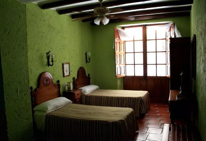 בית מלון כפרי Hermanos Macias