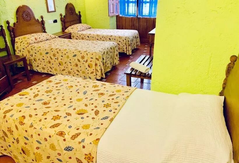 בית מלון כפרי Hermanos Macias