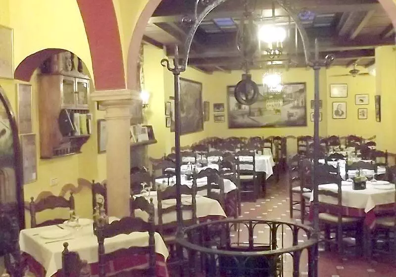 בית מלון כפרי Hermanos Macias