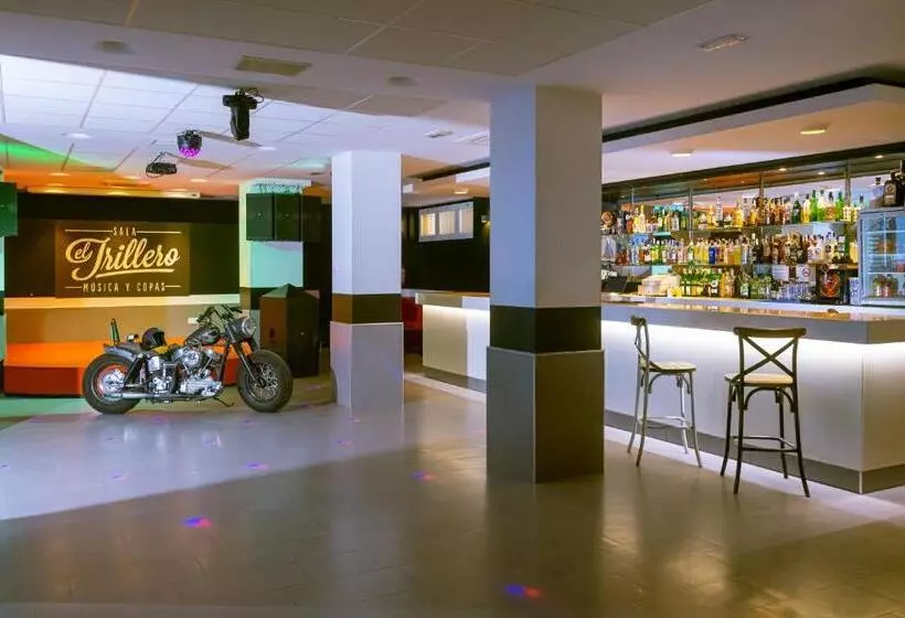 Отель Hostal El Trillero